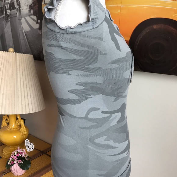 725 Original Camo tank - Picture 7 of 11